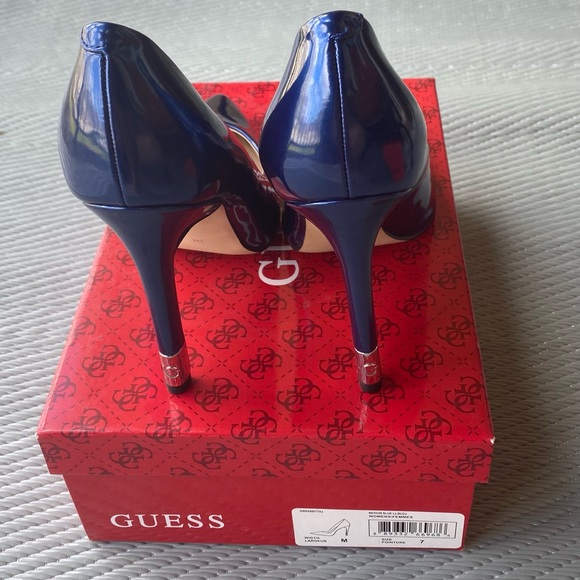 Guess Pump - Picture 3 of 4